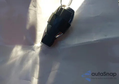 2015 Mercedes-Benz C 300 Sport z USA, uszkodzony, nr VIN 55SWF4JB5FU043788